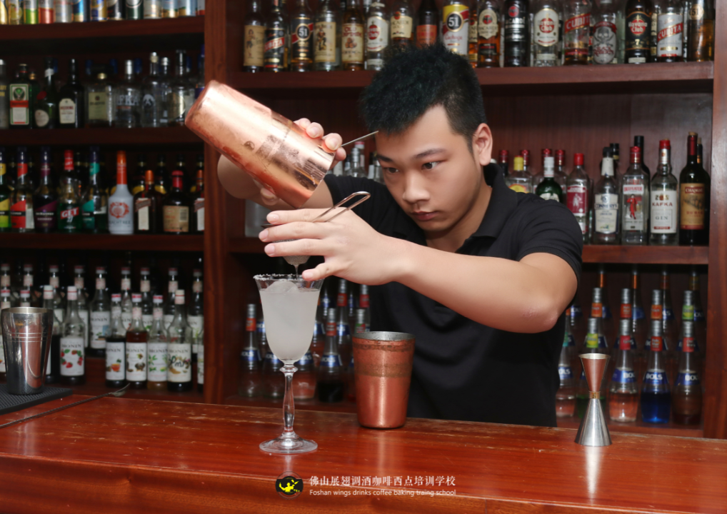 學(xué)歷低學(xué)調(diào)酒行嗎?